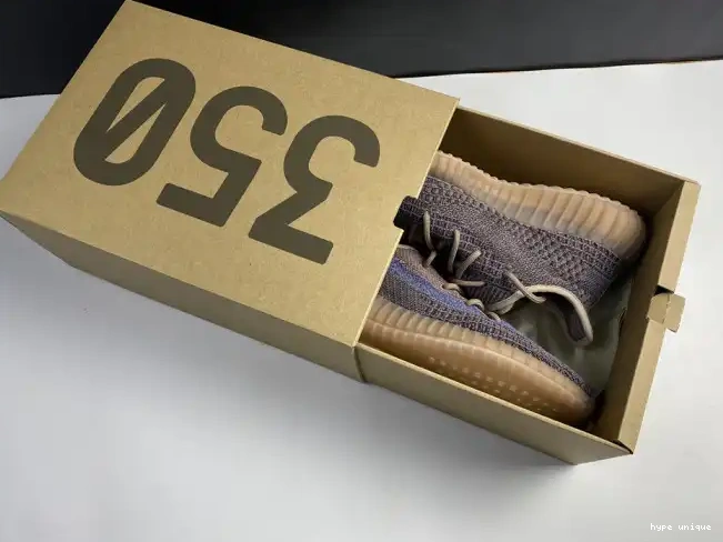 hype ADIDAS YECHER